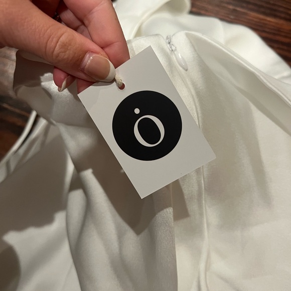 White V-neck maxi dress size M NWT - Picture 3 of 3